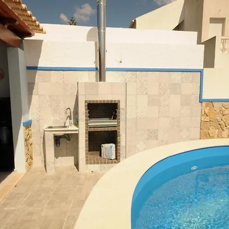 Viila Fernandes With Pool In *